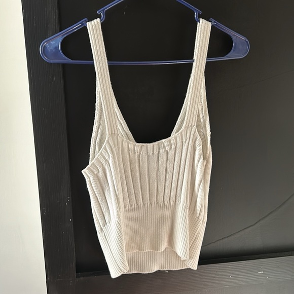 Zara ribbed Knit Cropped Tank. Size M - Picture 3 of 7